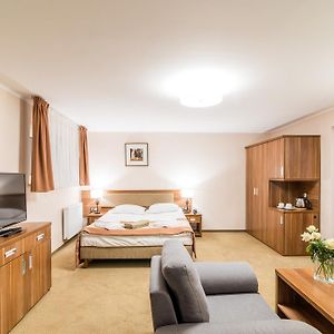 Deluxe Zimmer mit Kingsize-Bett