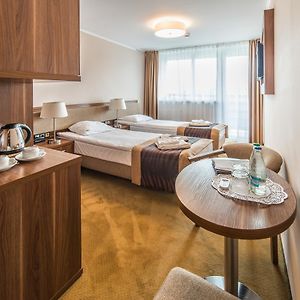 Standard Zimmer mit Kingsize-Bett
